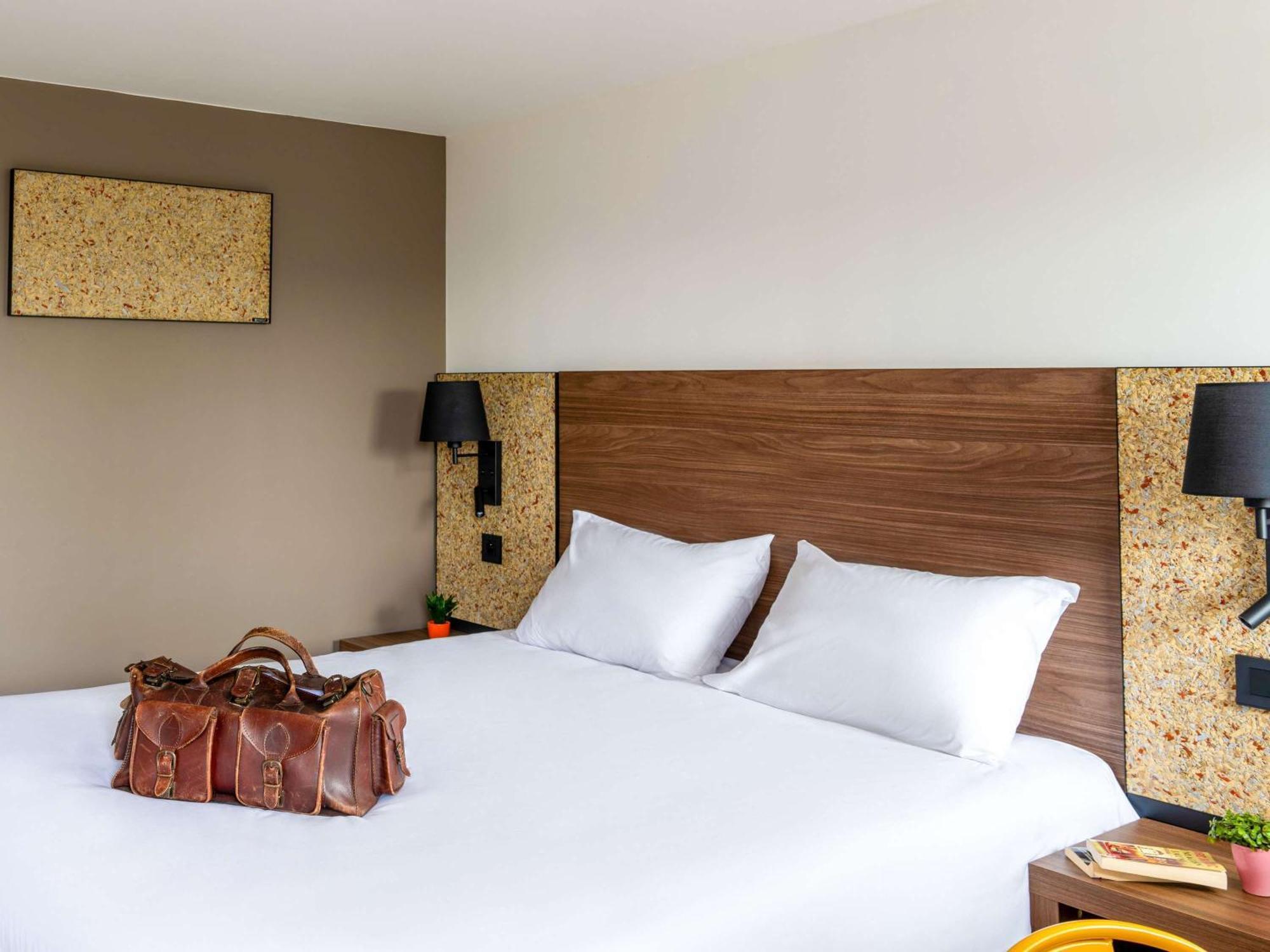 Greet Hotel Châtellerault Dış mekan fotoğraf
