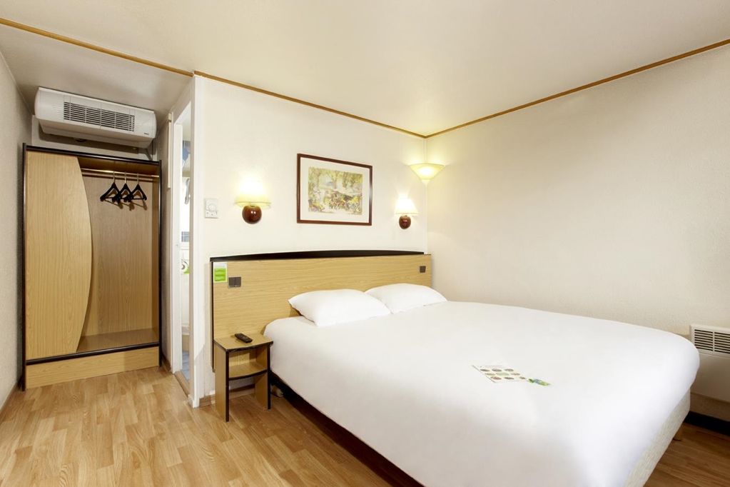 Greet Hotel Châtellerault Dış mekan fotoğraf